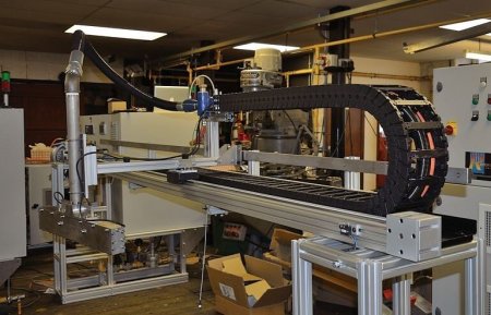 HepcoMotion - Surface Cleaning in Gas Industry