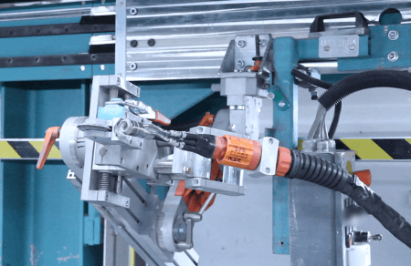 HepcoMotion - Long, difficult and dirty: A linear guide system for a complex setup