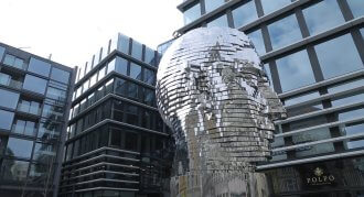 HepcoMotion - Deimos Rotating Art Installation